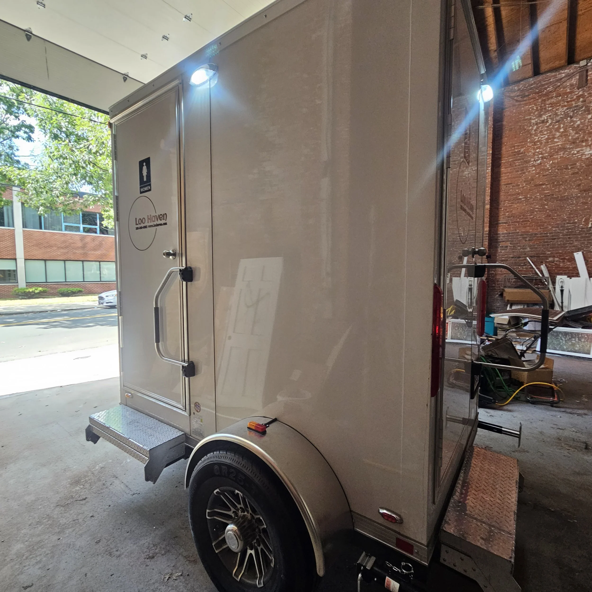 trailers/2-stall-exterior.webp
